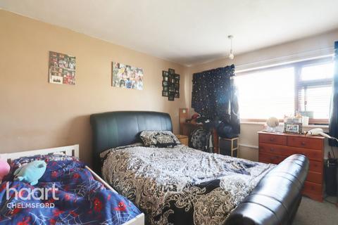 3 bedroom terraced house for sale, Meadgate Avenue, Chelmsford