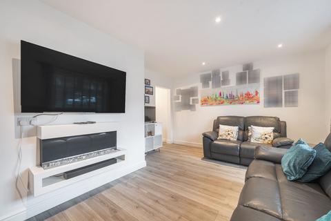 16 Ansley Close, South Croydon, CR2 9BQ