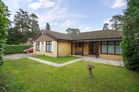 3 bedroom detached bungalow for sale, Westhall Road, Warlingham CR6
