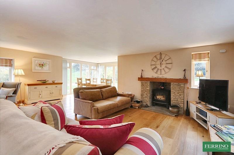 Open Plan Living /Dining Area