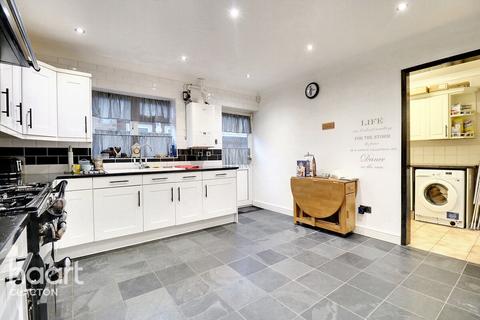 225 Coppins Road, Clacton-on-sea, CO15 3LA