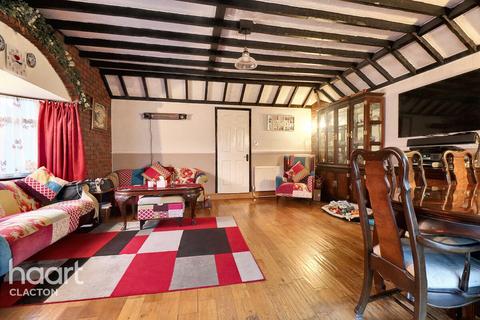 225 Coppins Road, Clacton-on-sea, CO15 3LA