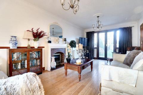 5 bedroom detached house for sale, West Road, Clacton-On-Sea