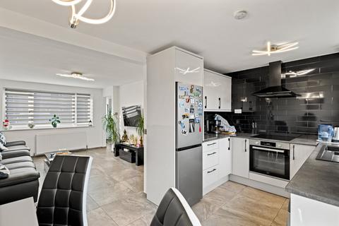 94 Cranleigh Drive, Whitfield, Dover, CT16 3NW
