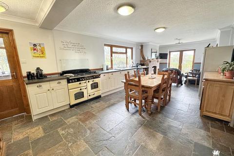 6 bedroom property with land for sale, Blaenycoed Road, Bryn Iwan