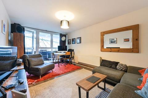 1 bedroom flat for sale, Nightingale House, Thomas More Street, London, E1W