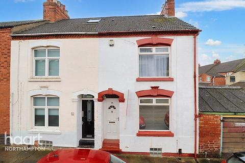 4 bedroom end of terrace house for sale, Moore Street, Northampton