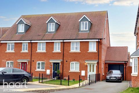 3 bedroom end of terrace house for sale, Glenton Green, Aylesbury