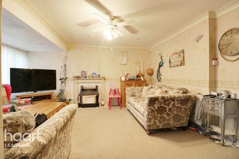 3 bedroom terraced house for sale, Verulam Gardens, Luton