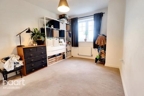 2 bedroom flat for sale, Elton Close, Aylesbury