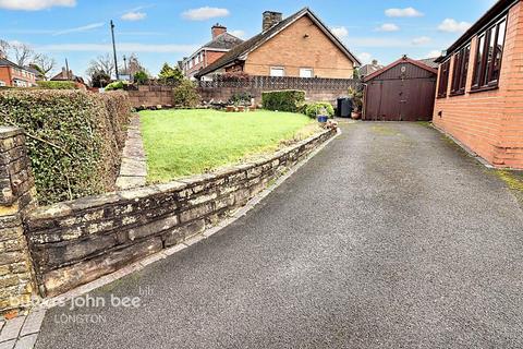 3 bedroom semi-detached house for sale, New Close Avenue, Stoke-On-Trent