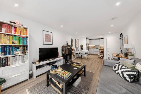 1 bedroom apartment for sale, Gaumont Place, London SW2