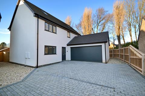 Poplars Close, New Waltham DN36