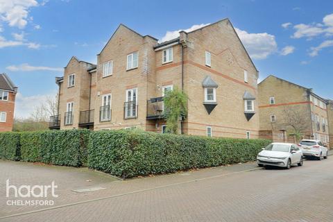 4 bedroom end of terrace house for sale, Parkinson Drive, Chelmsford