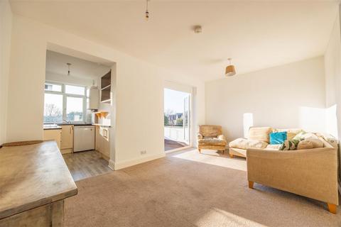 3 bedroom apartment for sale, THE RIDGEWAY, Chalkwell