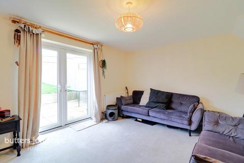 3 bedroom semi-detached house for sale, Richard Dawson Drive, Bucknall, Stoke-On-Trent ST2 8NX