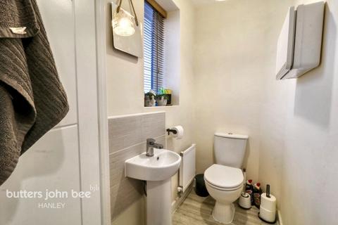 3 bedroom semi-detached house for sale, Richard Dawson Drive, Bucknall, Stoke-On-Trent ST2 8NX