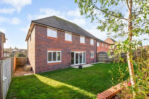 4 bedroom detached house for sale, Minstrel Close, Alton, Hampshire