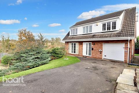 4 bedroom detached house for sale, Brittons Drive, Northampton