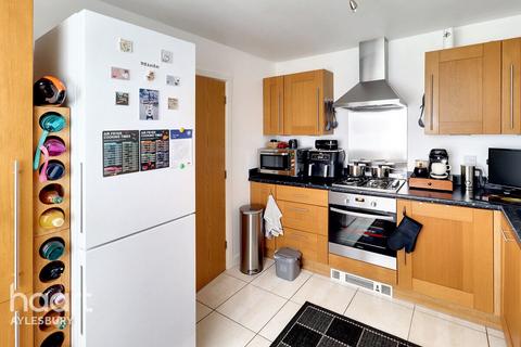 3 bedroom end of terrace house for sale, Avalon Street, Aylesbury