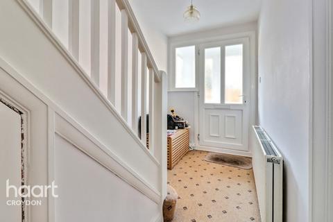 20 South Drive, Coulsdon, CR5 2BG