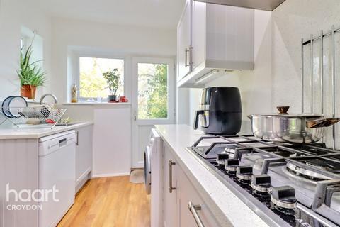 20 South Drive, Coulsdon, CR5 2BG
