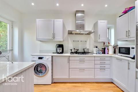 20 South Drive, Coulsdon, CR5 2BG