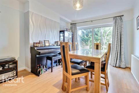 20 South Drive, Coulsdon, CR5 2BG