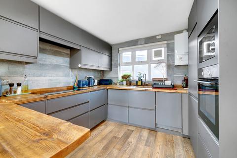 2 bedroom flat for sale, Amhurst Road, London E8