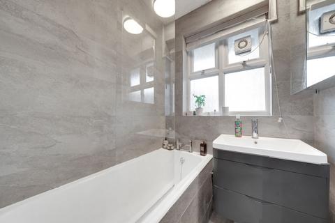 2 bedroom flat for sale, Amhurst Road, London E8