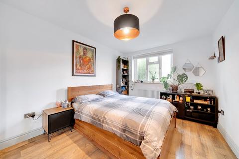 2 bedroom flat for sale, Amhurst Road, London E8