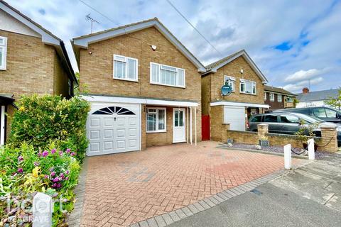 4 bedroom detached house for sale, Newbury Close, Luton