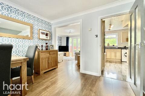 4 bedroom detached house for sale, Newbury Close, Luton