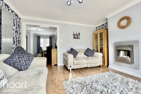 4 bedroom detached house for sale, Newbury Close, Luton