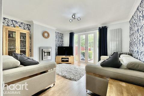 4 bedroom detached house for sale, Newbury Close, Luton