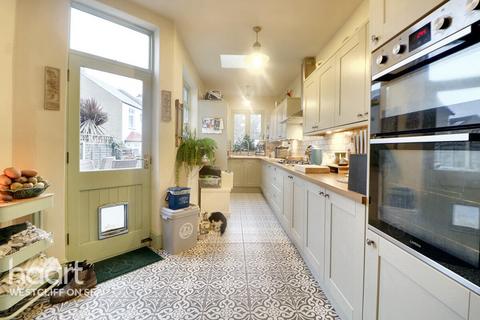 3 bedroom terraced house for sale, Westborough Road, Westcliff-On-Sea