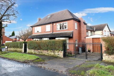 3 bedroom detached house for sale, Brianson Avenue Stoke-On-Trent ST6 2NG