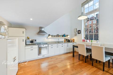 2 bedroom flat for sale, Clark Street, London, E1