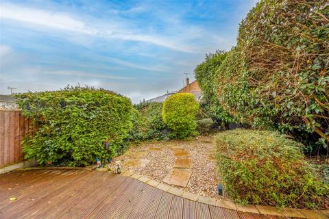 3 bedroom terraced house for sale, THORNHILL, Leigh-On-Sea