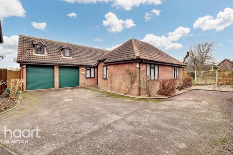 4 bedroom detached bungalow for sale, Aldon Close, HARWICH