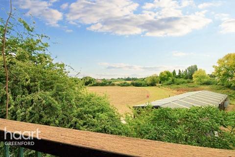 30 Frensham Close, Southall, UB1 2YF