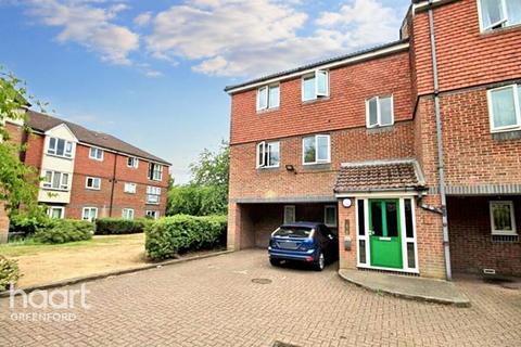 2 bedroom apartment for sale, Frensham Close, Southall