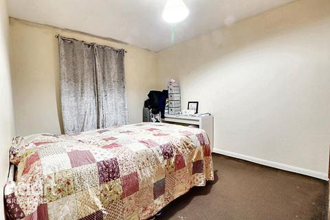 2 bedroom apartment for sale, Frensham Close, Southall