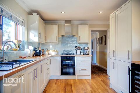35 Blofield Corner Road, Blofield, Norwich, NR13 4SA