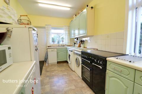 3 bedroom detached house for sale, Biddulph Road, Stoke-On-Trent ST6 6TB