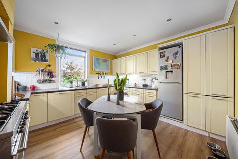 2 bedroom maisonette for sale, Royston Road, London SE20