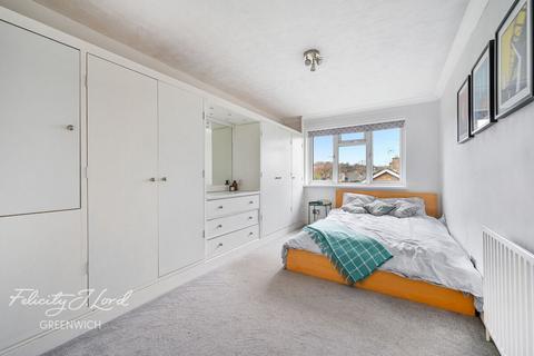 3 bedroom flat for sale, Derwent Street, London, SE10 0AD