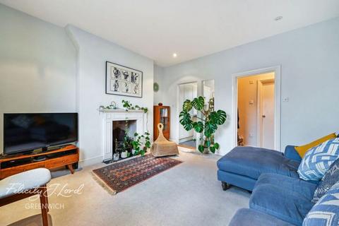 2 bedroom flat for sale, Greenwich South Street, London, SE10 8NT