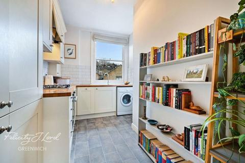 2 bedroom flat for sale, Greenwich South Street, London, SE10 8NT