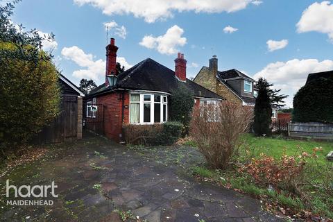 2 bedroom detached bungalow for sale, Cookham Road, Maidenhead